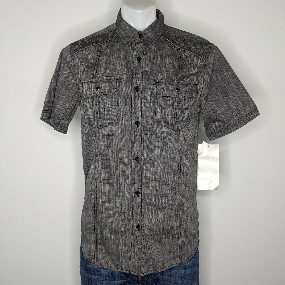 ✨3/$15 NWT Chalc black grey short sleeve button up S